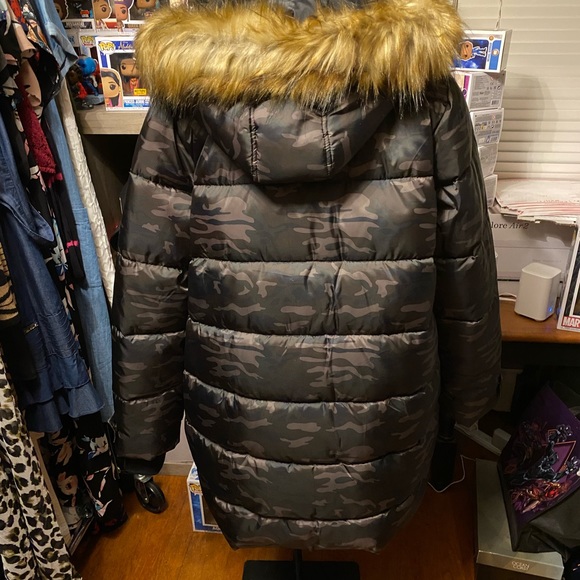 Camouflage hooded parka, size 14/16. - Picture 7 of 11